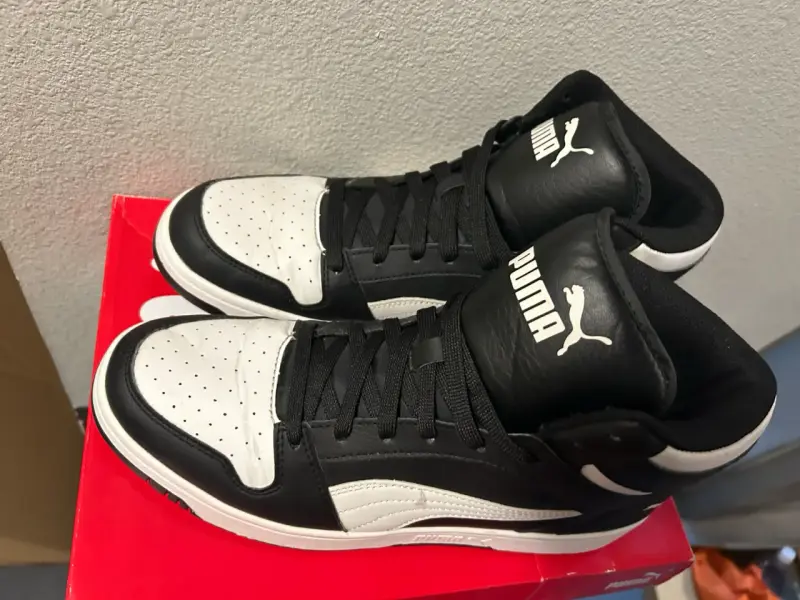 Zapatillas deportivas Puma negras y blancas - 3