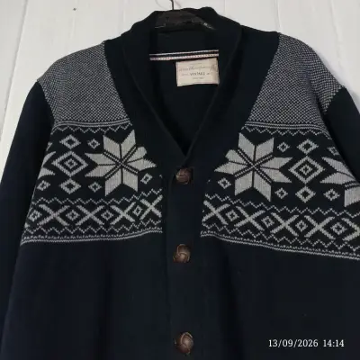 Cardigan vintage azul con diseño de copos de nieve - miniatura 6