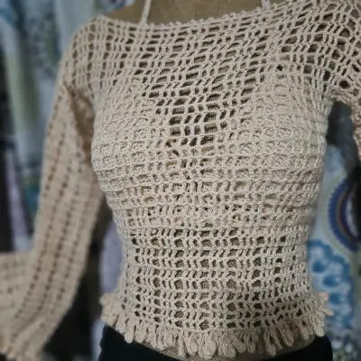 Conjunto tejido a  crochet polera y topo beige - miniatura 2