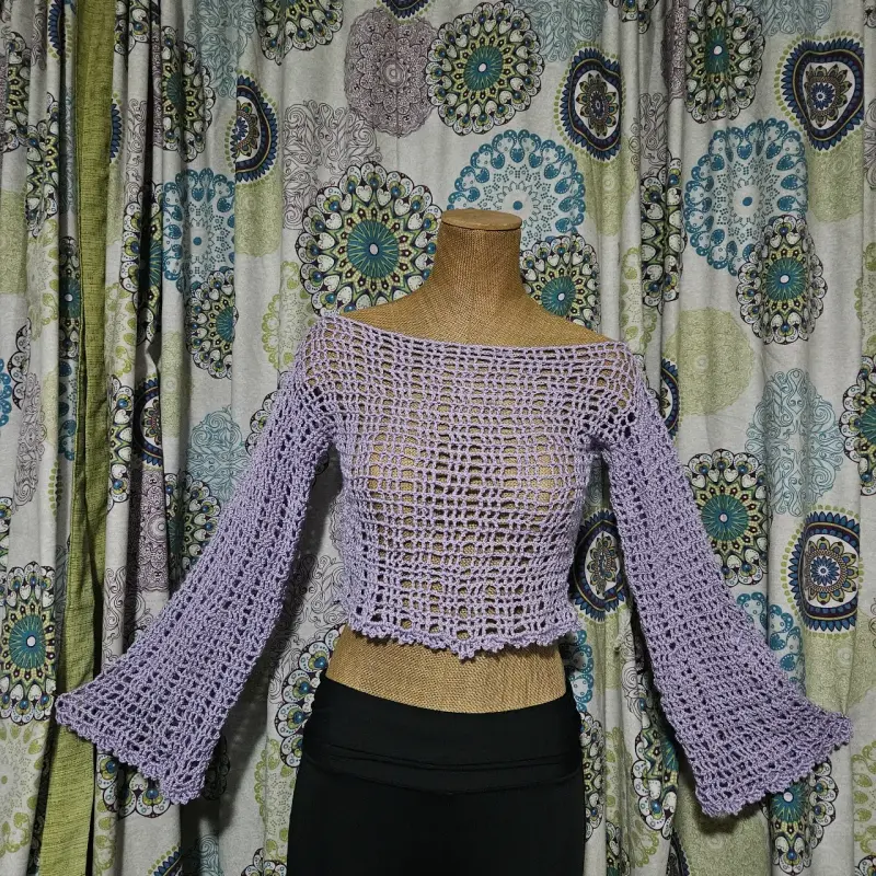 Top tejido a crochet color lila con mangas acampanadas - 3