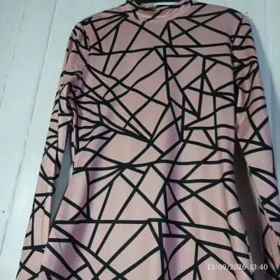 Vestido geométrico rosa y negro Shein - miniatura 4