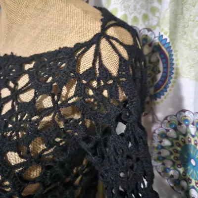 Blusa de encaje negra - miniatura 2