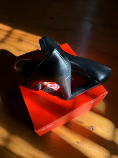 Zapatos de Tacón Negro Weide en Caja Original - miniatura 1