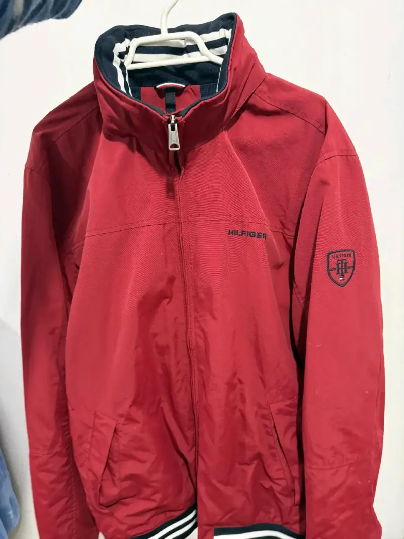 Chaqueta roja Tommy Hilfiger con logo - 2