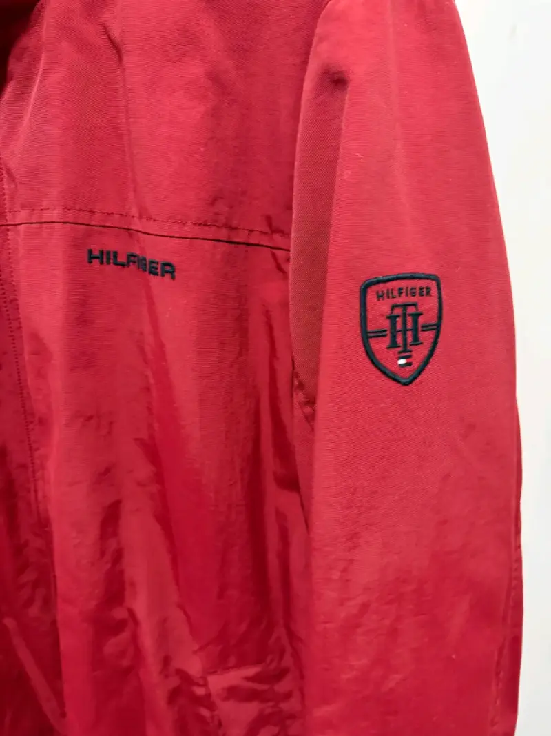 Chaqueta roja Tommy Hilfiger con logo - 5
