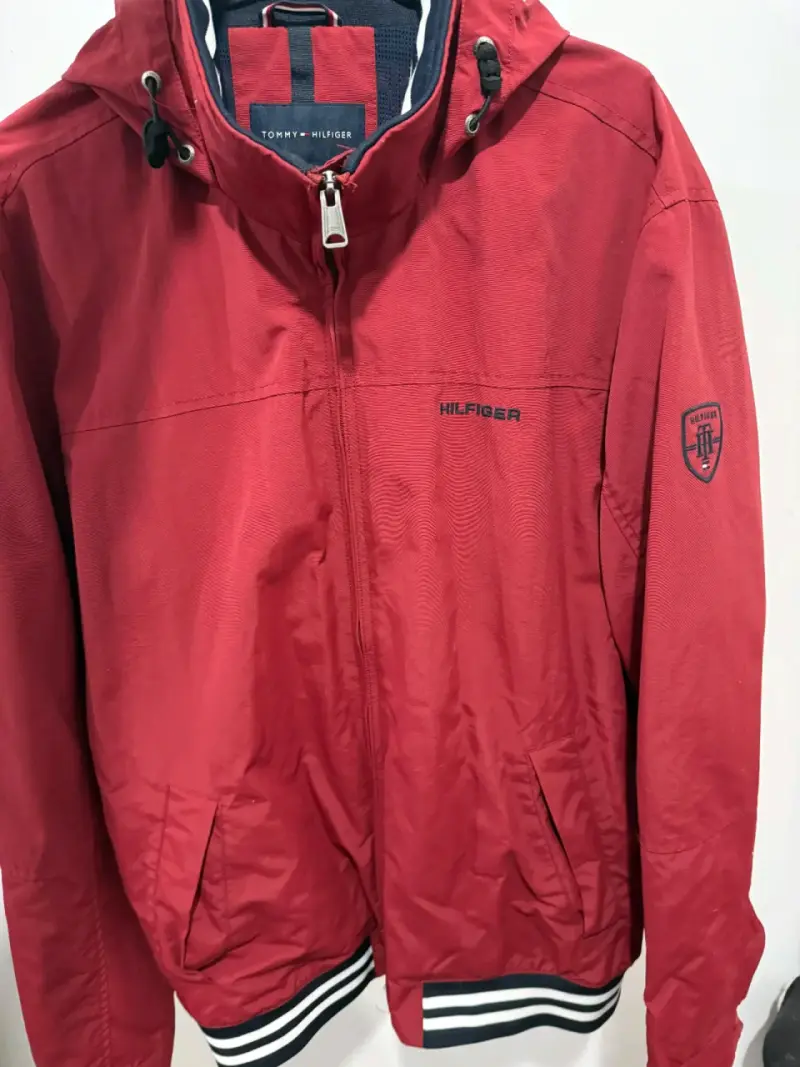 Chaqueta roja Tommy Hilfiger con logo - 6