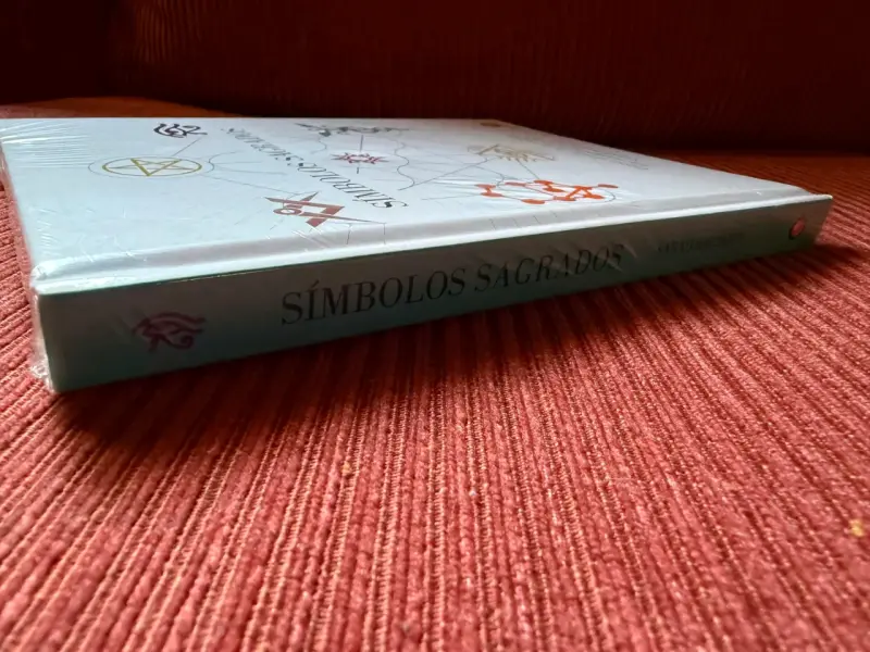 Libro Símbolos Sagrados de Sarah Bartlett - 3