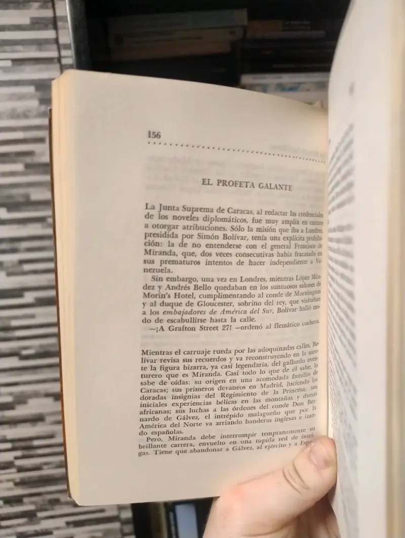 'Se Llamaba Bolívar' de Enrique Campos Menénd - 2
