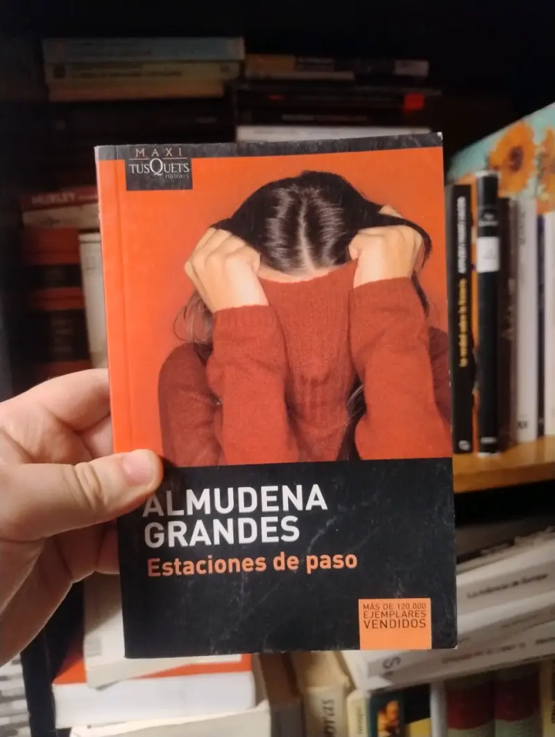 Libro 'Estaciones de paso' de Almudena Grandes - 1