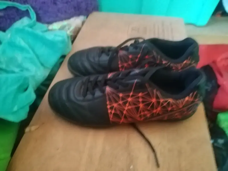 Zapatillas de Fútbol Negro y Naranja para Hombre - 2