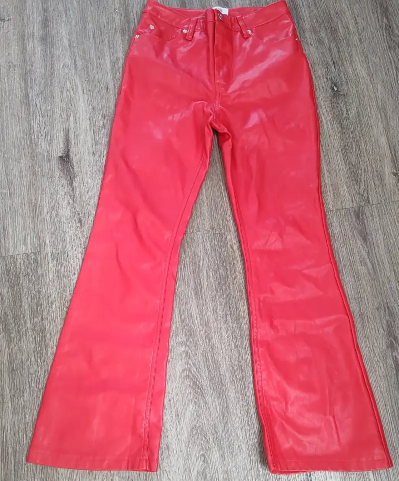 Pantalones rojos de cuero para mujer marca sybilla