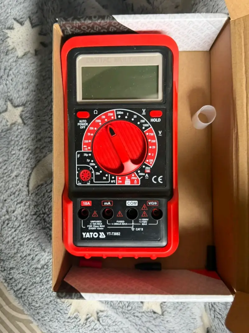 Multímetro Digital Yato YT-73082 con Pantalla LCD - 2