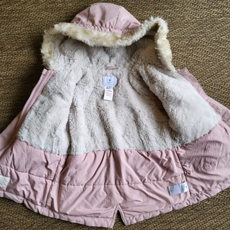 Parka rosada para niña con capucha de piel - 2