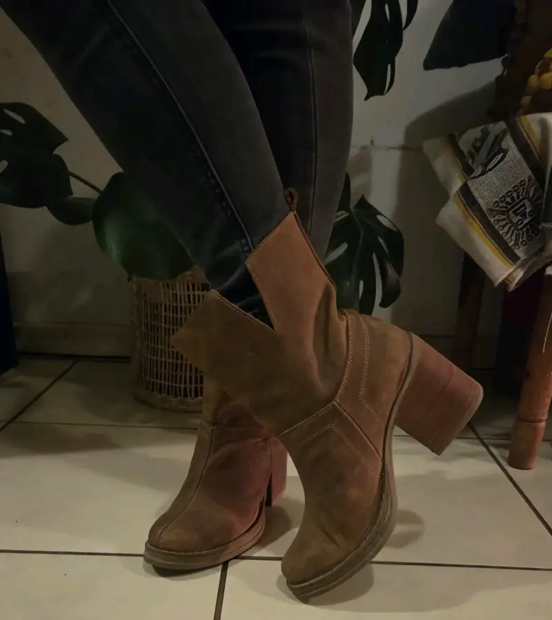 Botines de cuero marrón con tacón alto - 3