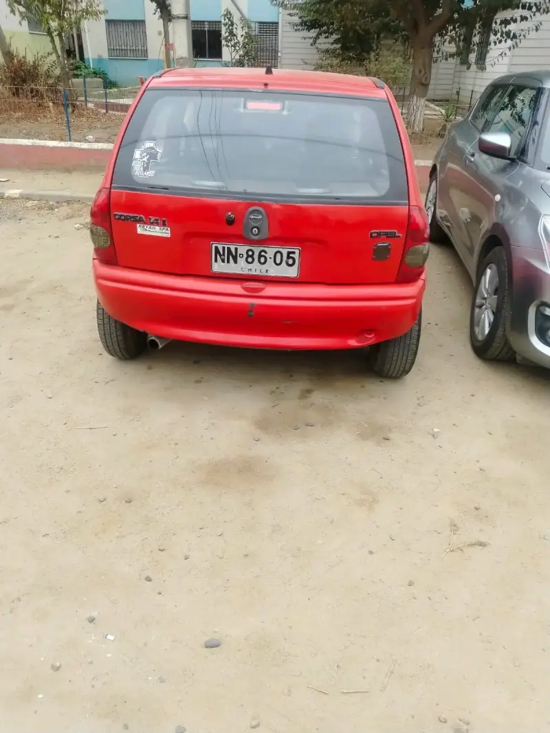 Auto Chevrolet Corsa 5 Puertas Rojo - 6
