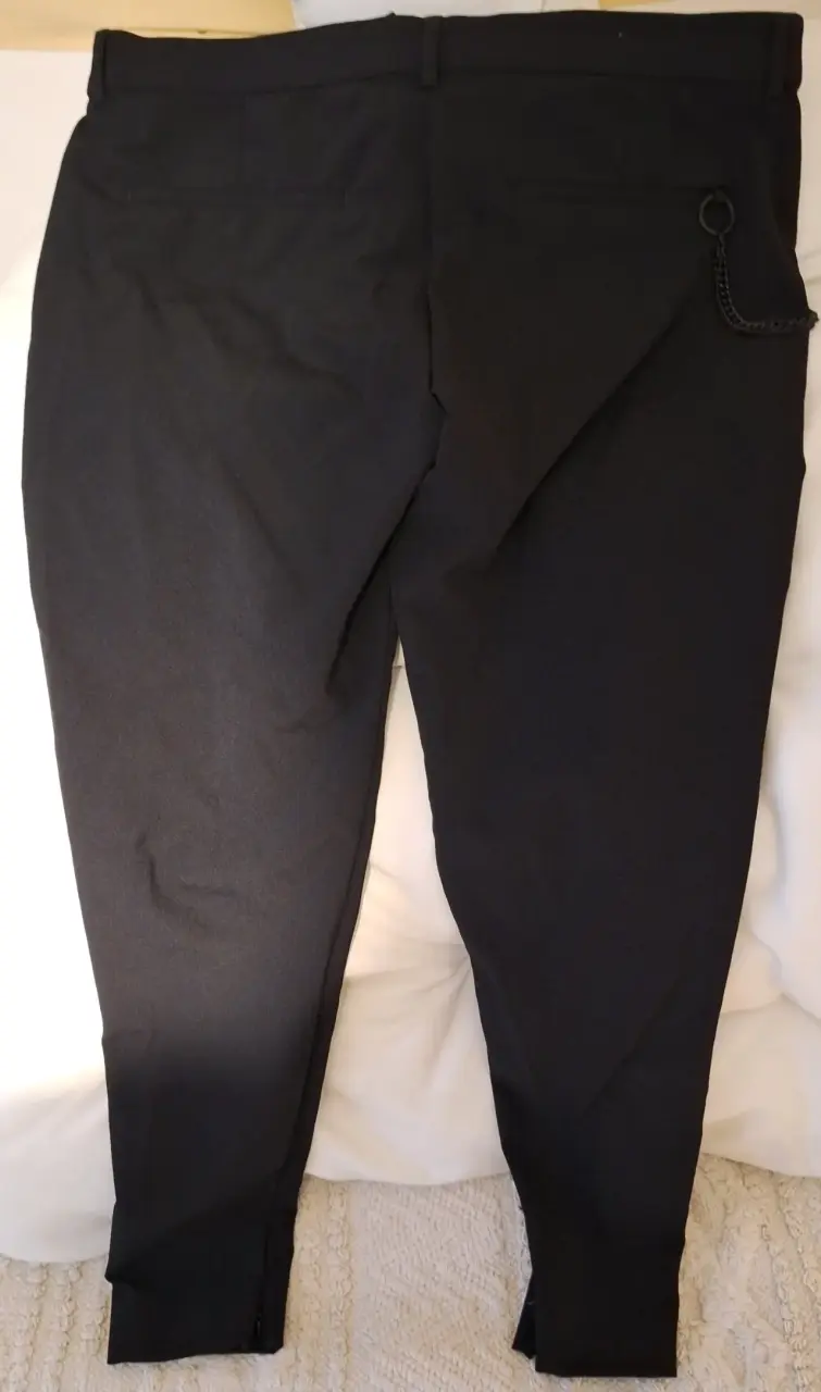 Pantalones Zara negros con cadena decorativa - 2