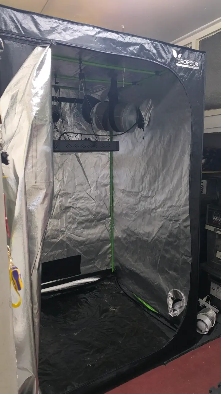 Carpa de cultivo interior Cropbox con luz LED - 6