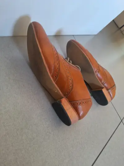 Zapatos de cuero marrón estilo Oxford para hombre - miniatura 5