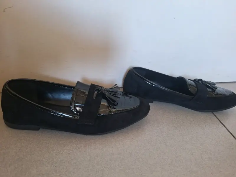 Mocasines negros de charol con borlas - 3