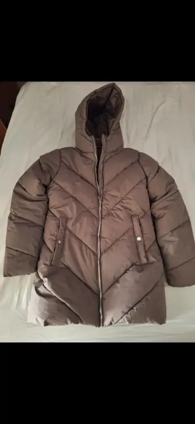 Chaqueta acolchada marrón con capucha - miniatura 1