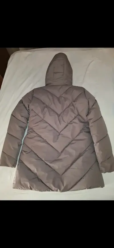 Chaqueta acolchada marrón con capucha - miniatura 3