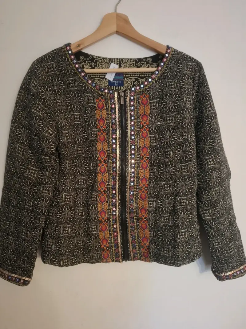 Chaqueta bohemia con bordados y lentejuelas - 2