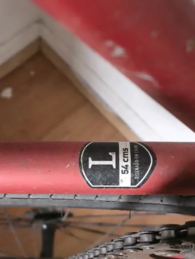 Bicicleta ruta roja en buen estado - miniatura 5