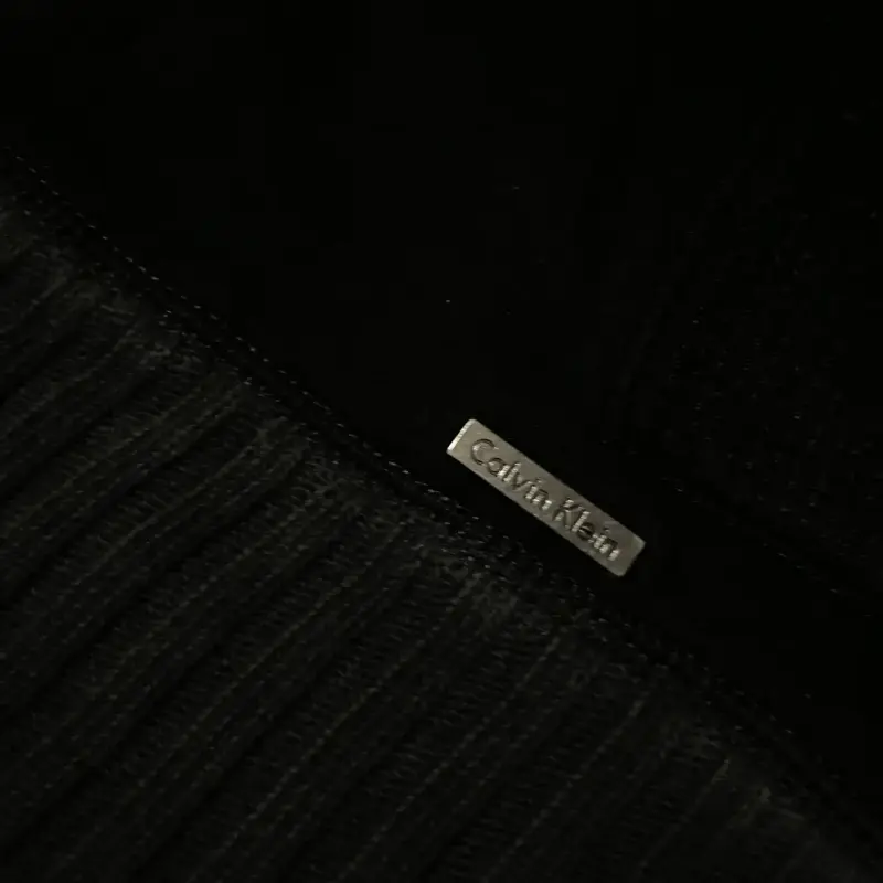 Suéter negro Calvin Klein con cierre Talla XL - 2