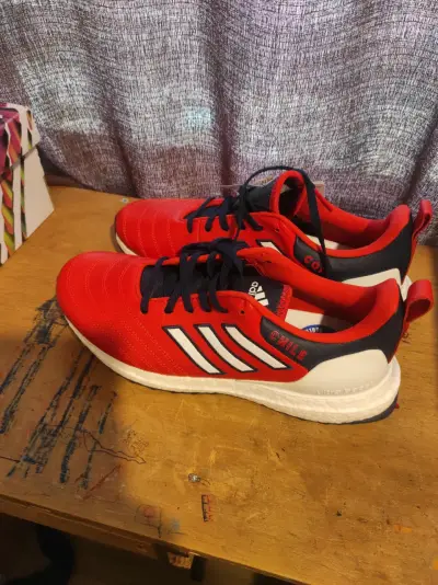Zapatillas Adidas Ultraboost Copa Chile rojas - miniatura 1