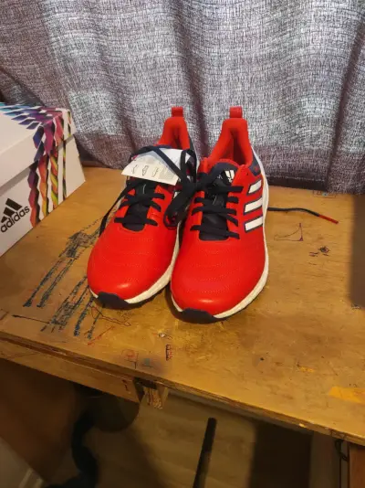 Zapatillas Adidas Ultraboost Copa Chile rojas - miniatura 4