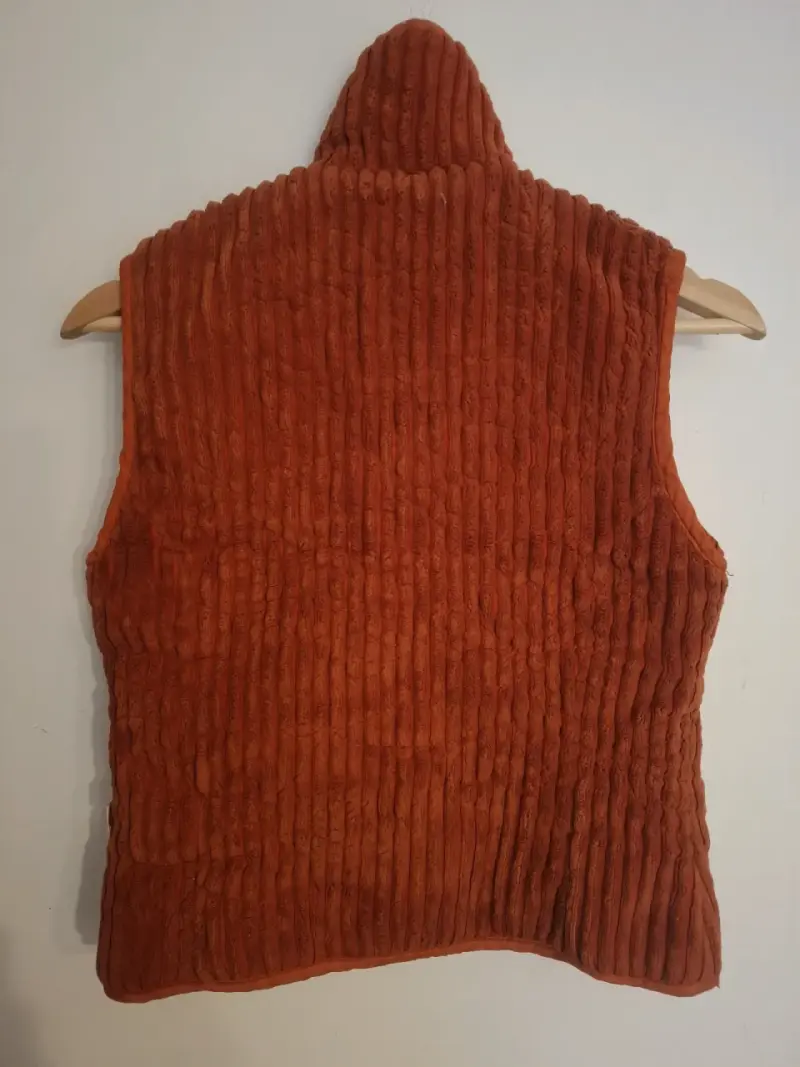 Chaqueta sin mangas de cotelé color terracota - 3