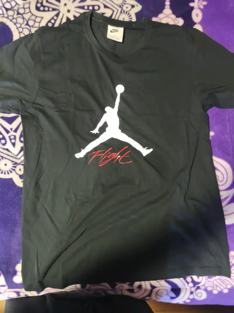 Polera Nike Air Jordan negra con logo