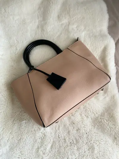 Bolso de mano beige con asas negras - miniatura 3