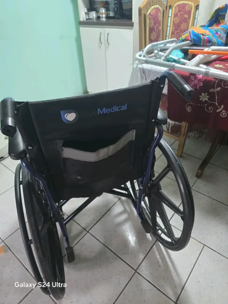 Silla de ruedas plegable Blue Medical - 2
