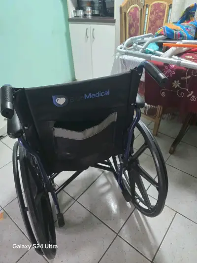 Silla de ruedas plegable Blue Medical - miniatura 2