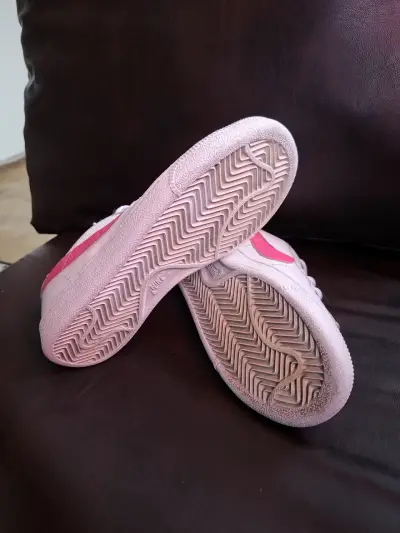 Zapatillas deportivas Nike blancas y rosadas para mujer - miniatura 3