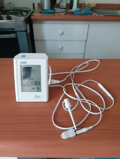 Localizador de ápice dental NSK iPex en buen estado - miniatura 1