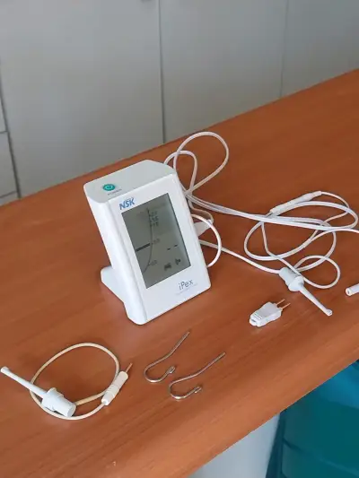 Localizador de ápice dental NSK iPex en buen estado - miniatura 3