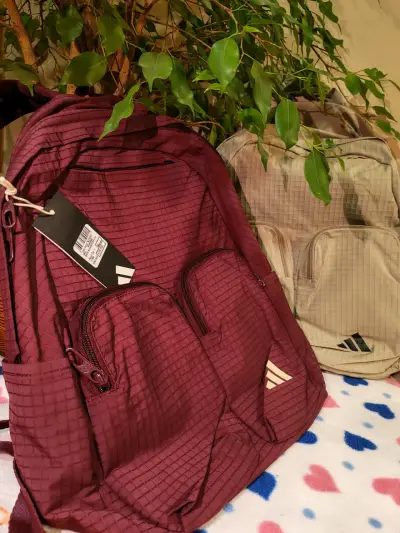 Mochila deportiva Adidas en dos colores - miniatura 1
