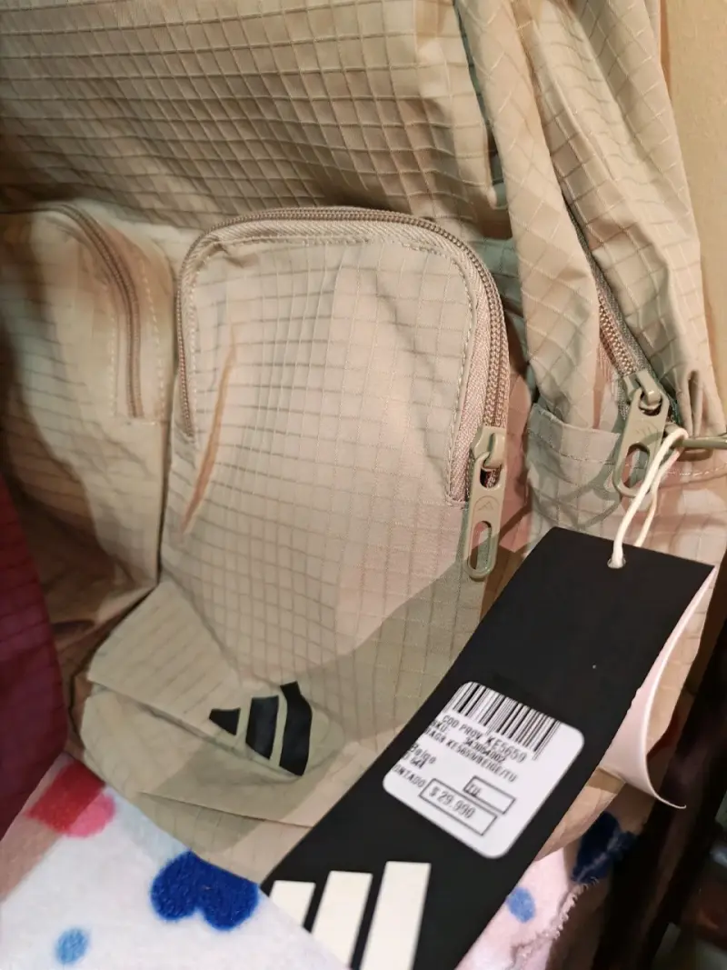 Mochila deportiva Adidas en dos colores - 4