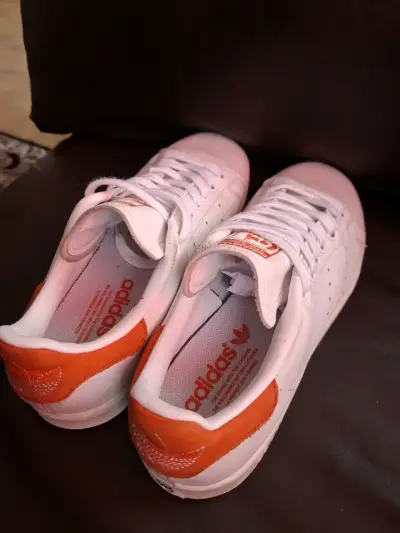 Zapatillas Adidas Stan Smith Blancas y Naranjas - miniatura 2