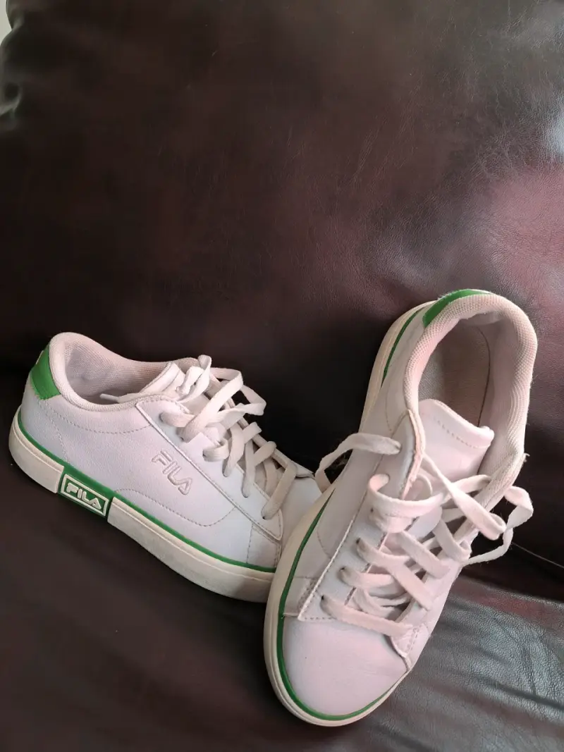 Zapatillas deportivas blancas Fila con detalles verdes - 1
