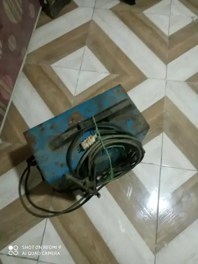 Soldadora Tornado 200 con cables - miniatura 2