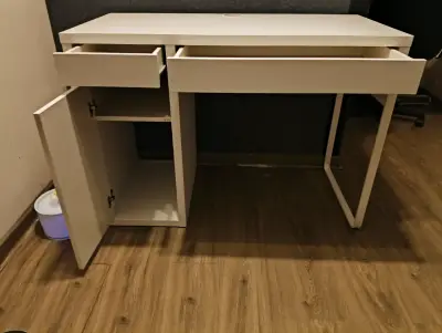 Escritorio Ikea blanco nuevo - miniatura 1