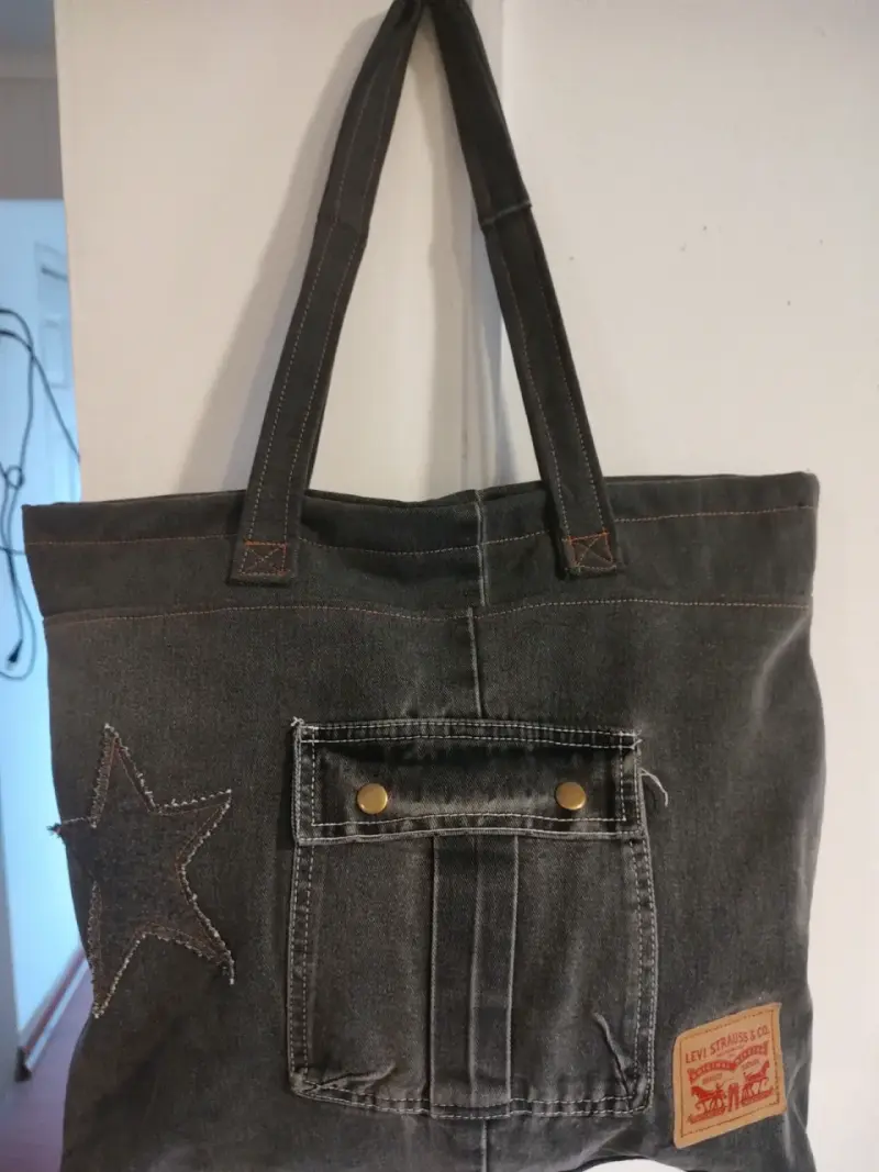 Bolso de mezclilla con diseño único - 4