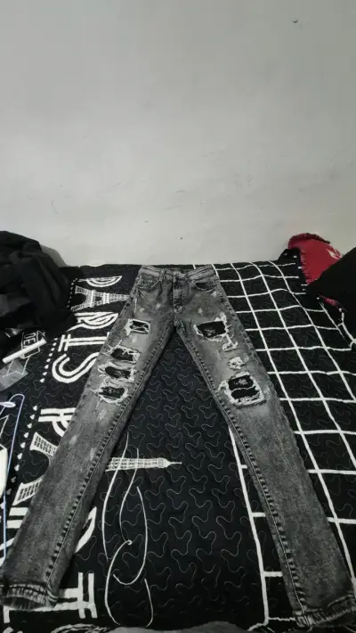 Jeans desgastados para hombre estilo casual - miniatura 1