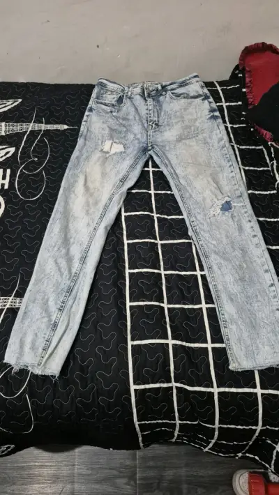 Jeans desgastados para hombre estilo casual - miniatura 4