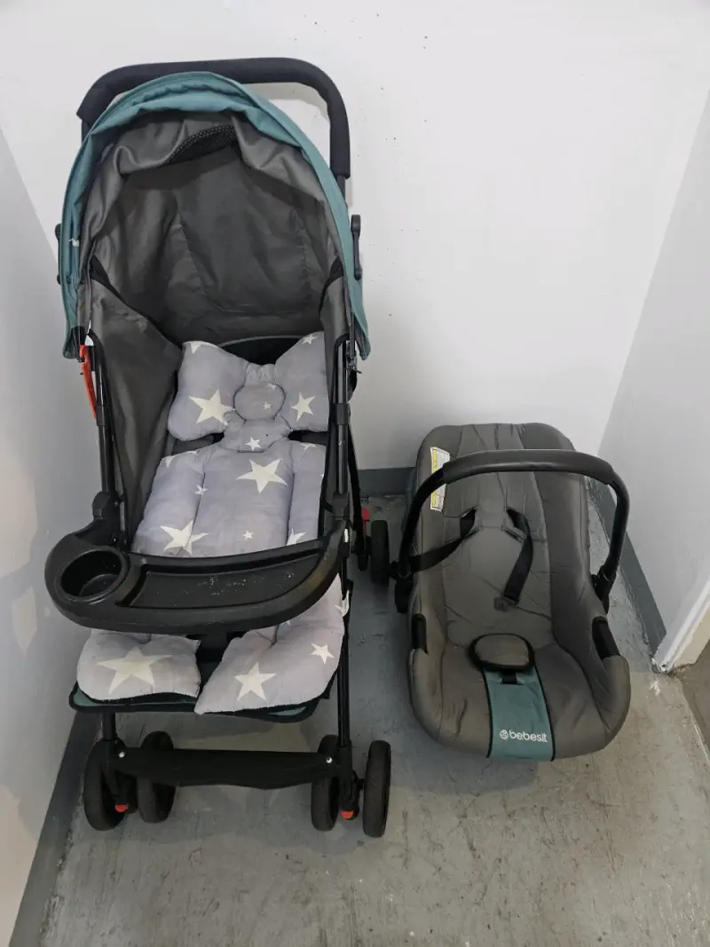 Coche y silla de auto Bebesit gris con estrellas - 1