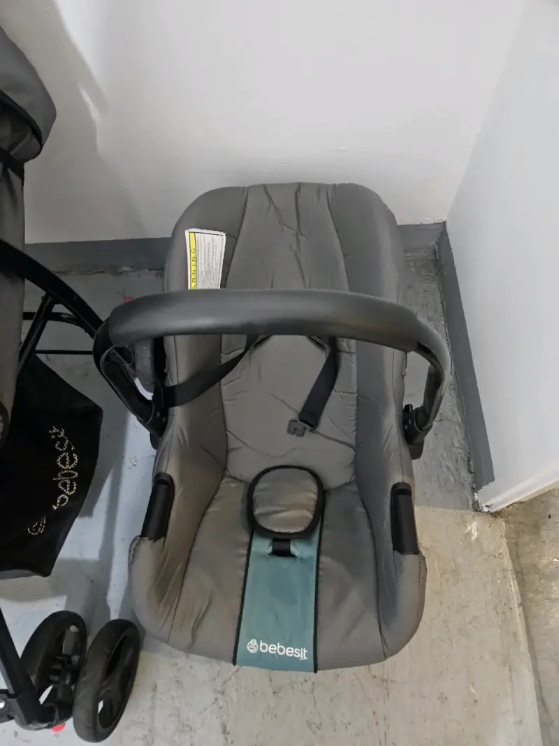 Coche y silla de auto Bebesit gris con estrellas - 3