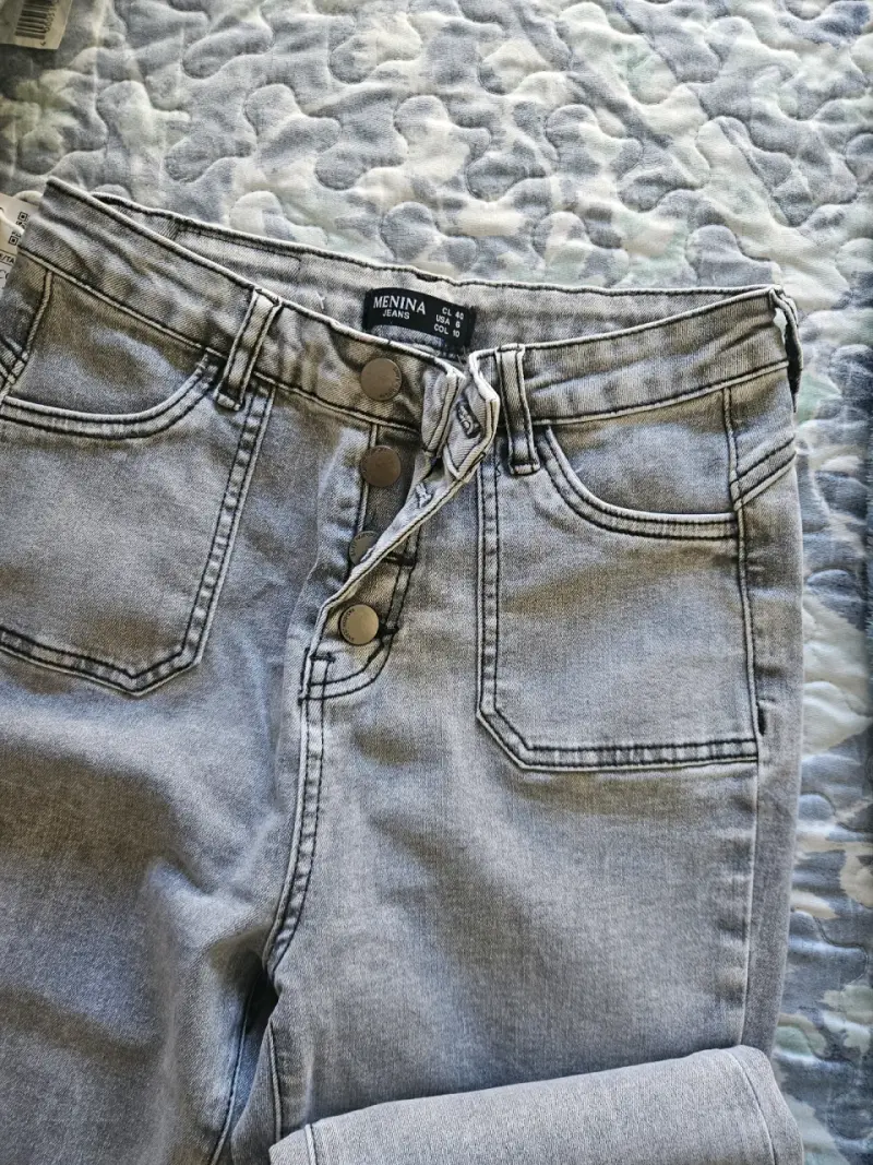 Jeans Menina gris claro talle 40 o 38 - 2